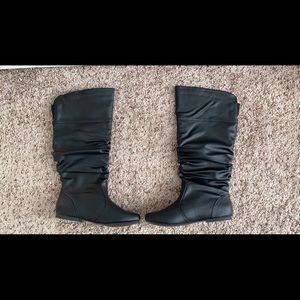 Qupid brand slouchy black boots